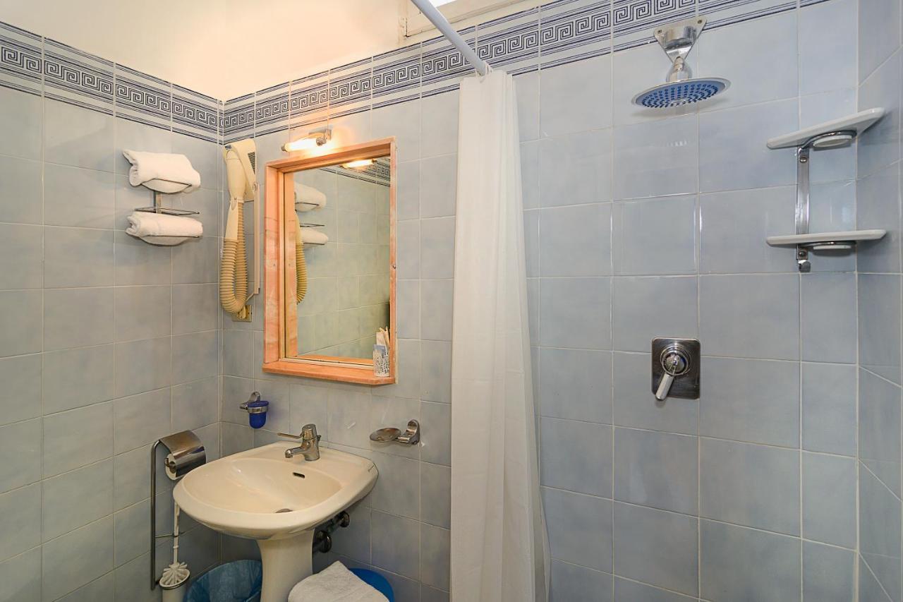 Hotel Poseidon Марина-ді-П'єтразанта Екстер'єр фото