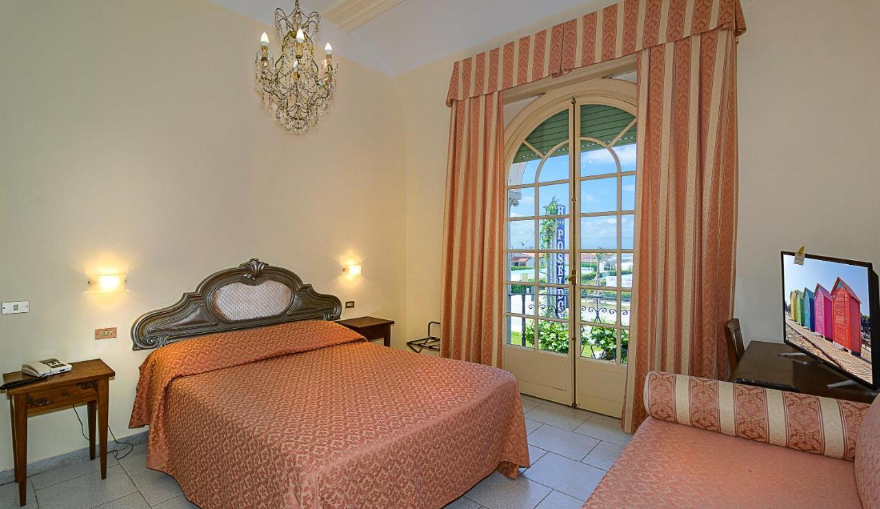 Hotel Poseidon Марина-ді-П'єтразанта Екстер'єр фото