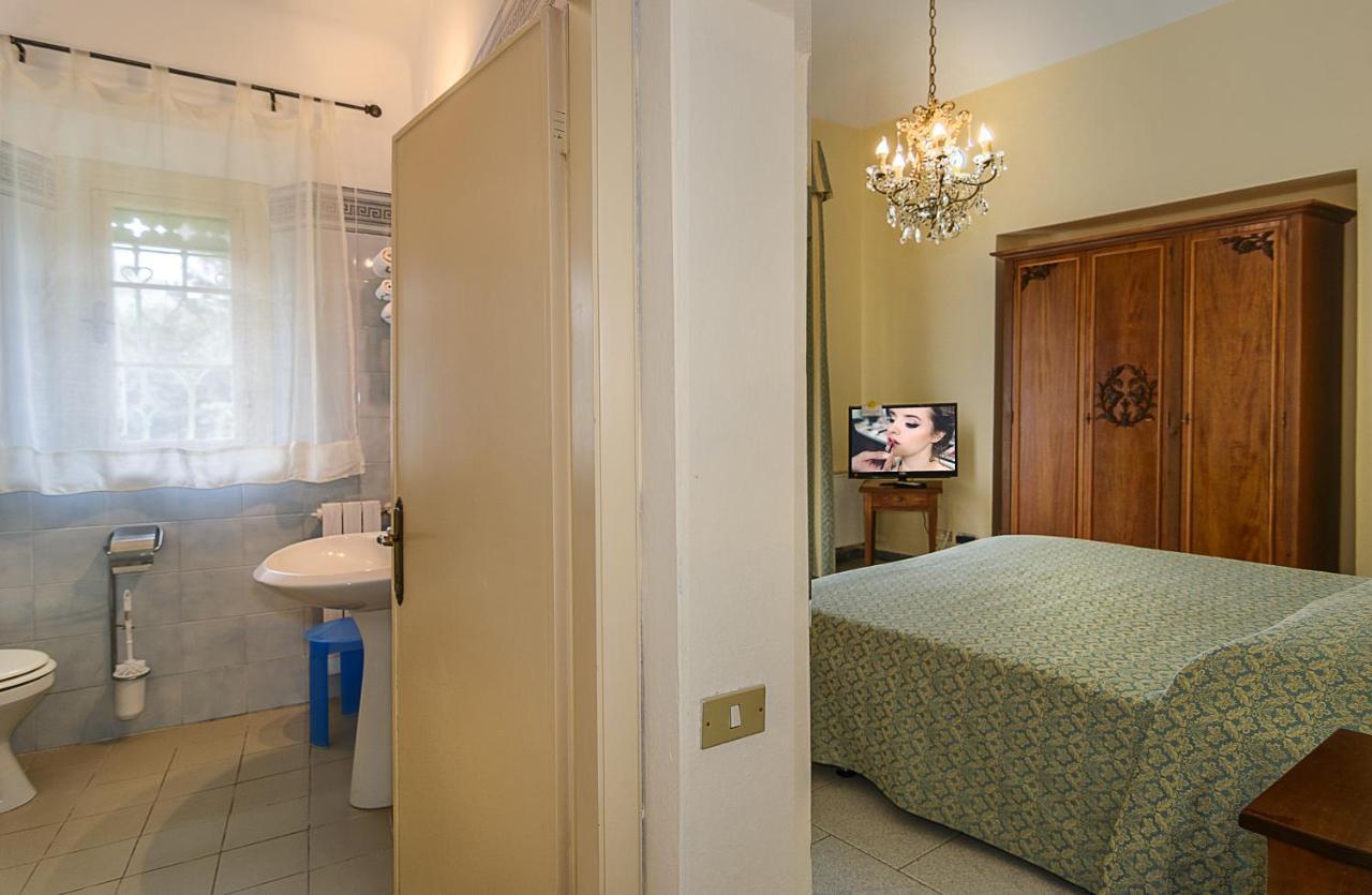 Hotel Poseidon Марина-ді-П'єтразанта Екстер'єр фото