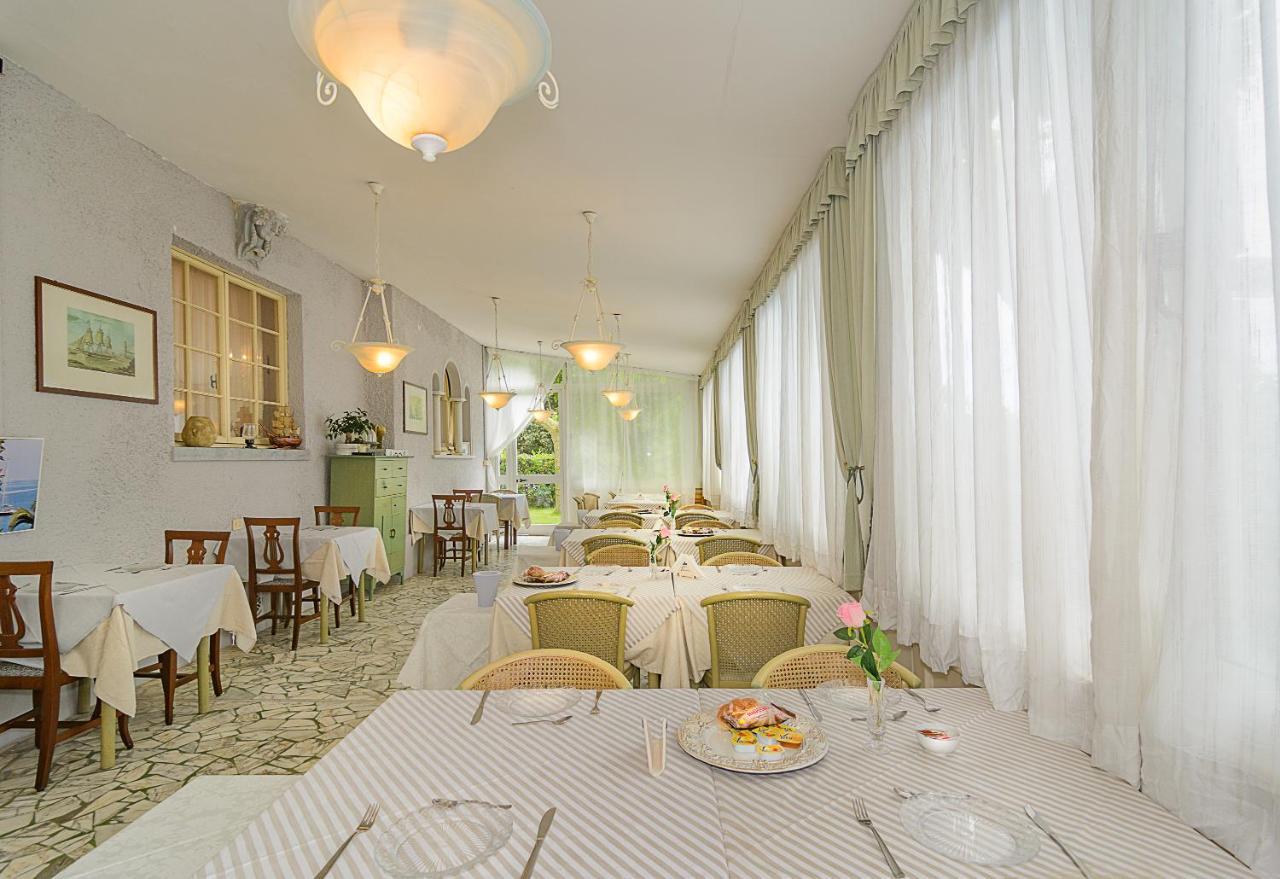 Hotel Poseidon Марина-ді-П'єтразанта Екстер'єр фото